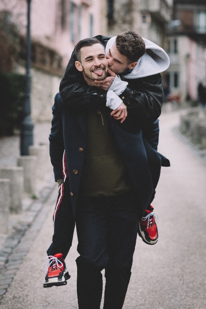 luz-natural:  Take me with you,… I am also a tongue out guy @jull7777 @clement_gbk
