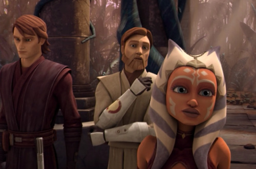 clonesrightsactivist:this looks like anakin tried to slyly tell ahsoka and obi-wan some gossip start