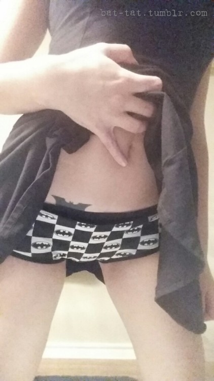 bat-tat:  So I stared this blog just for me, and not posting anything sucks. So just for today, happy fucking birthday to me!