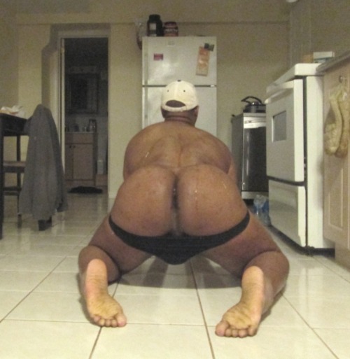 bigbootykings:  BIG BOOTY FAVORITE(S) #228 -for more ass FOLLOW bigbootykings-  Love