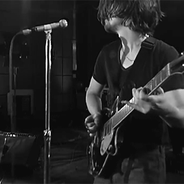 oftenthehumblekind: R U Mine? // Arctic Monkeys @ Maida Vale (aka alex turner hair appreciation)