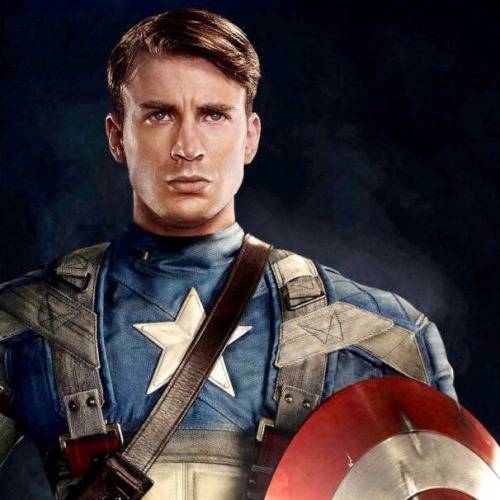 HAPPY FOURTH OF JULY!!! Chris Evans: as American as apple pie, and just as tasty.