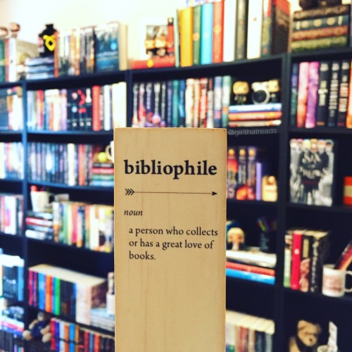 girlthatreads:  b i b l i o p h i l e Instagram | Twitter | Goodreads