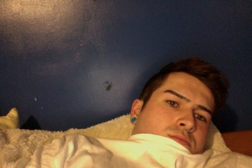hi:  does anyone else feel kinda chubby sometimes when ur on the computer  so u just take ur shirt and                            