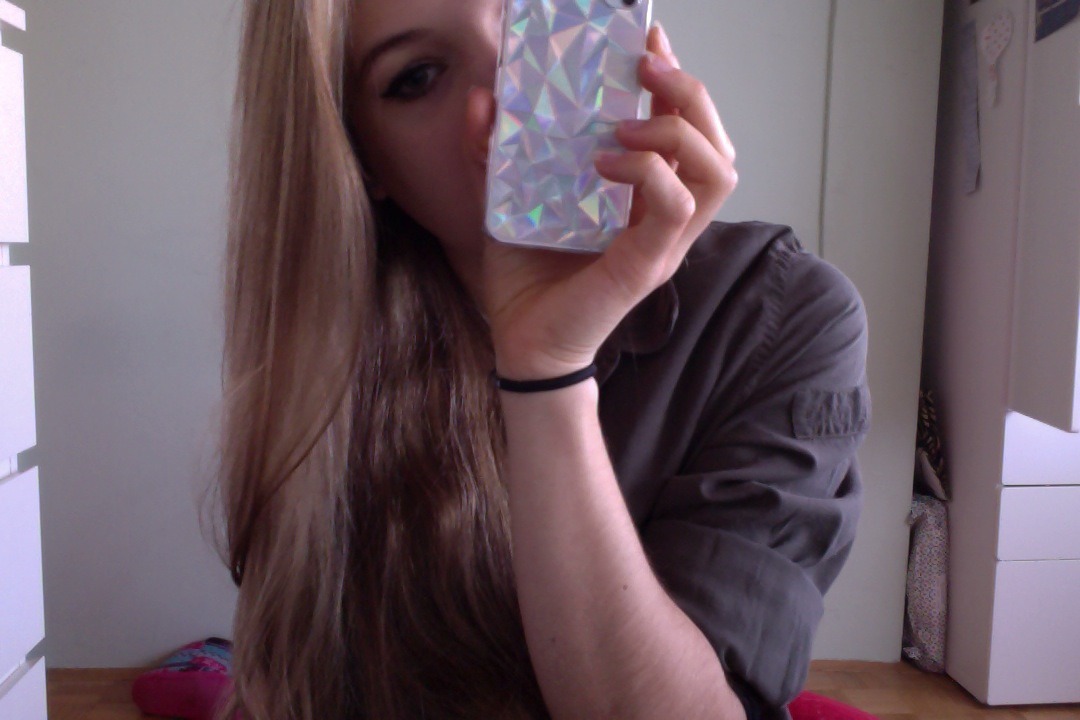 me-heart-out:  √pretty+pale