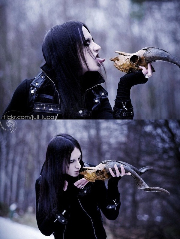 dungeonofdarkdapperanddebonair:   Angel-Thanatos on deviantART 