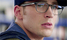 sbstianstan:MAKE ME CHOOSE: @ewansmcgregors asked →   Thor or Steve Rogers