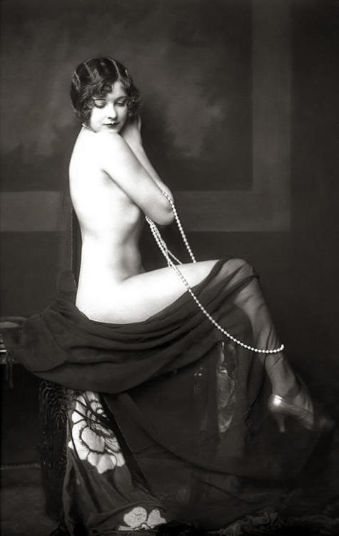 A group of random Alfred Cheney Johnston portraits.  Tag that, motherfuckers.