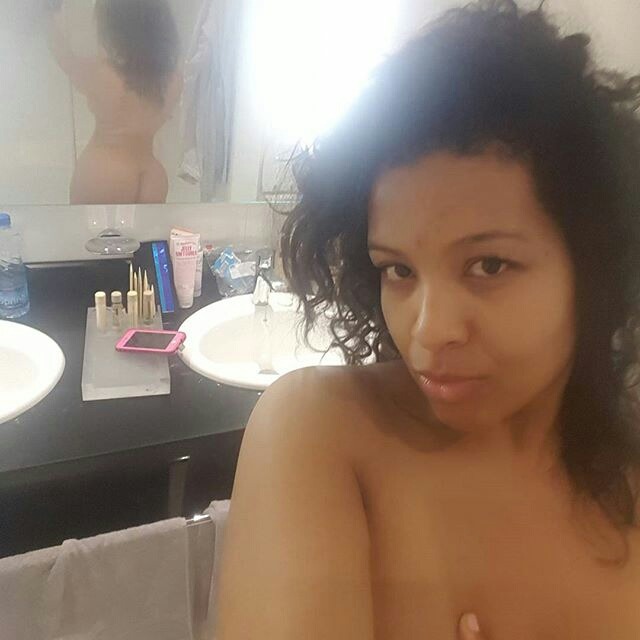 gurillaboythamane:  bruh-in-law:  Kolour Money  SEXY BAD BITCH