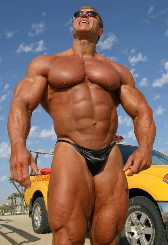 smallpenisobsession:Rub that little bulge on my face, muscle stud!
