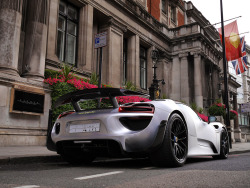 amazingcars:  Saudi 918. by Niklas Emmerich