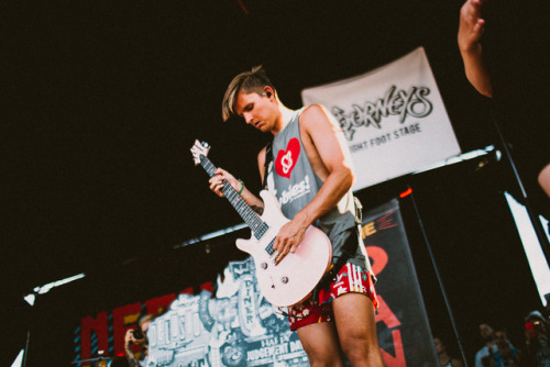 mamamaysa: neck deep @ vans warped tour - west palm beach, fl website / tumblr / twitter / instagram