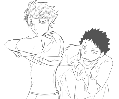 snakeyhoho:  “I feel like I’m providing you too much free service every time I let you help, Iwa-chan” “Shut up, no one wants to look anyways.” Iwa-chan helping Oikawa spray pain reliever onto his back. Because I got “エアーサロンパスの大王様”