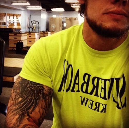 woah-itsveronica:roxymaniaaa:  Baron Corbin IG pics 😋  OKAY