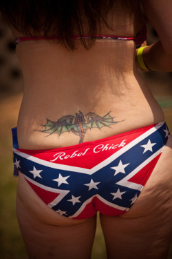 whitetrashgirls.tumblr.com post 128633706145