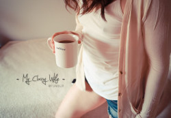 myclassywife:  Hot coffee, cold nips!!! Good way to start the day don’t you think?