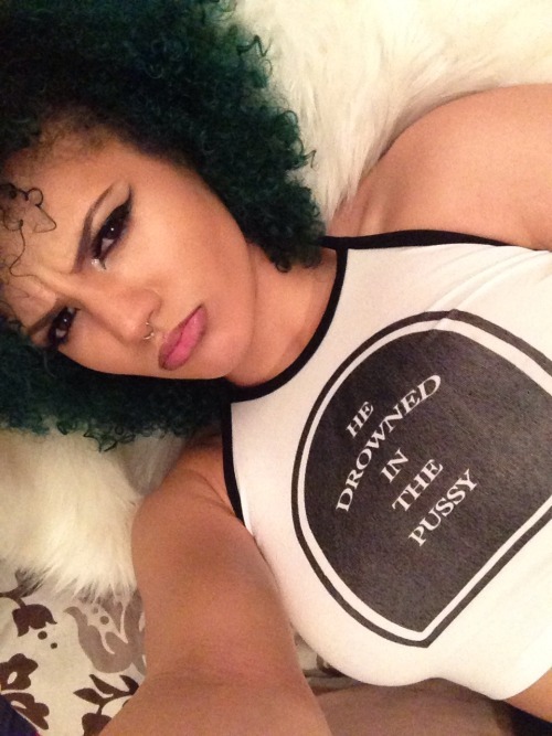 babeobaggins:  okay these are my 6 selfies for the year ! 
