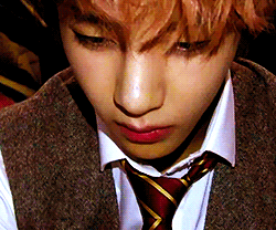  13-16/612 random gifs of a bangtan boy 