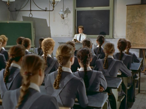 ozu-teapot:Mädchen in Uniform | Géza von Radványi | 1958 Romy Schneider, Lilli Palmer, et al. 