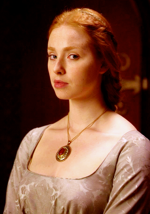 dailytudors:Freya Mavor as Elizabeth, Princess of England & Heiress of York in Starz The White Q