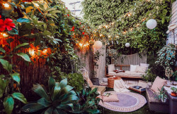 gravityhome: Cozy garden designed by Whitney