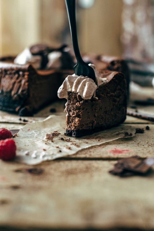 sweetoothgirl: Chocolate Cheesecake Recipe desserts-n-sweets.tumblr.com