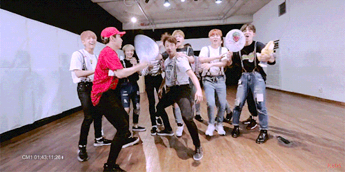 giantgyu:when you roast someone real good and the whole squad backs you up 