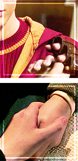 imsirius:  Harry &amp; Hermione   Body Parts (mostly hand porn) 