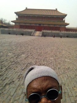 unimpressed2chainz:  samuel l. jackson is so adorable on twitter look at these old ppl selfies  