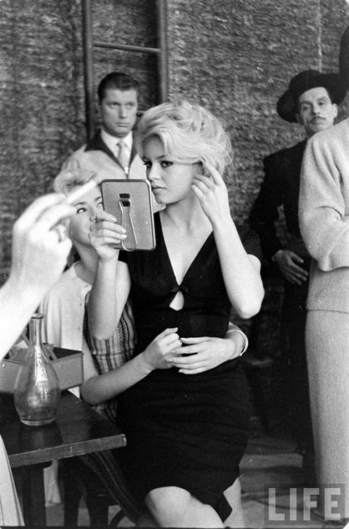 Brigitte Bardot for LIFE magazine (ph. Loomis Dean)