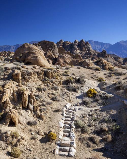 katinahouvouras:The Alabama Hills, California #travel #tlpicks #mytinyatlas #travelstoke #outside #a