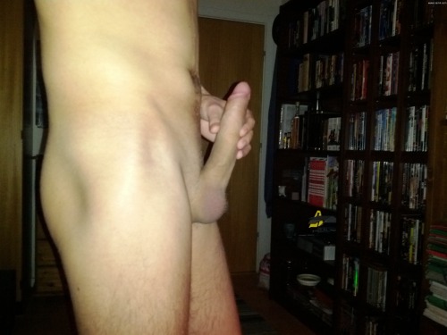 ...AND YET ANOTHER UNNECESSARY GAY NUDITY BLOG