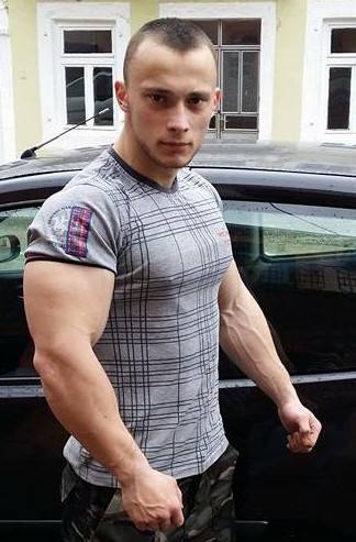 serbian-muscle-men:  young Serbian powerlifter Mirko 