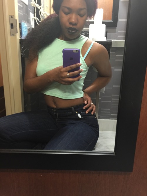 thecherrywinehouse:  Yea yea yea