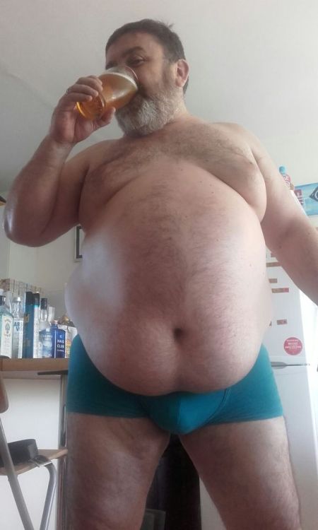 Cheers! Sexy Daddy Bear !!