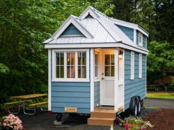 tinyhousetown:  Zoe, one of five tiny houses at the Mt. Hood Village Resort in Oregon. 