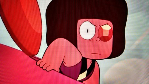 mrgeekonthiswebsite:  I’m guessing this Ruby was born in either May or June. Why? Because she’s a GEM IN EYE! 