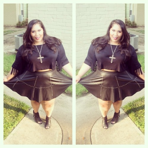 curvygirlonabudget:
“Posting about this outfit on the blog later today! Outfit from @posh_shoppe #fatshion #fallfashion #plussize #plussizefashion #tcfstyle #psblogger #psfashion #fashion #lanebryant #effyourbeautystandards #latina #curvy...