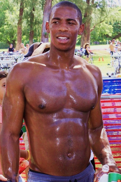 1bighomie:   Actor Mehcad Brooks.  