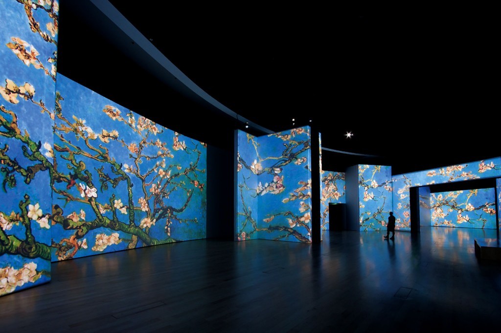 illuminaudo:  asylum-art:&lsquo;Van Gogh Alive&rsquo; Multimedia Exhibition