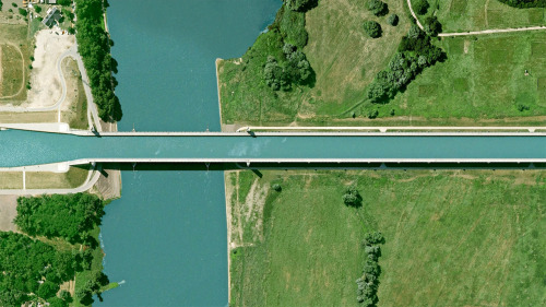 earthglance:  Magdeburg Water Bridge, Germany