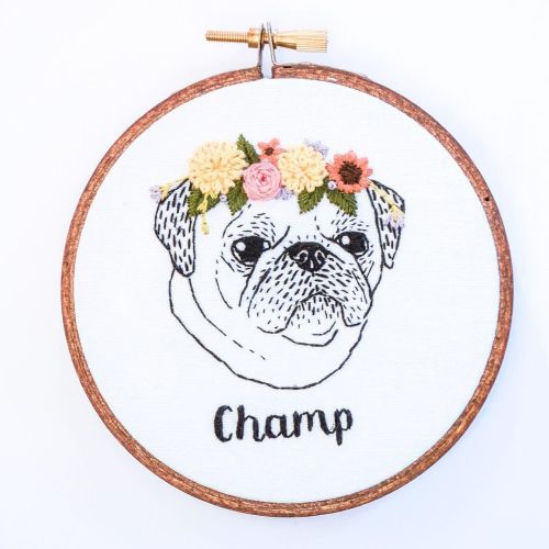stitchingsabbatical:Another Lana Del Pug ⠀⠀Love these fall florals! ift.tt/2ePxzlm