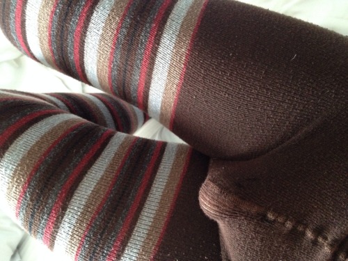 sexsweetsstockingsandsuperheroes:  Logan was being rather playful today…texting me pics of himself in MY fun, cozy tights.  It’s an amazing turn on!!!  Sexy and cute!!!  —O—   Yes