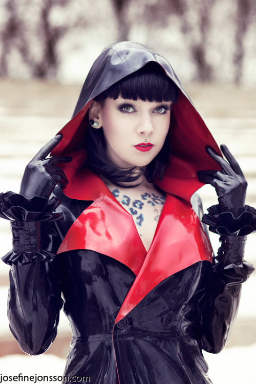 latexfashionetc:  Model: PsylockePhoto: Josefine adult photos