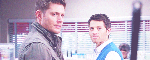 elizabethrobertajones:  bassdropcrinklesnitch:  #Do you think when Dean rolled up