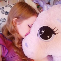 littlelolikat:  Facey Nuzzles with Princess