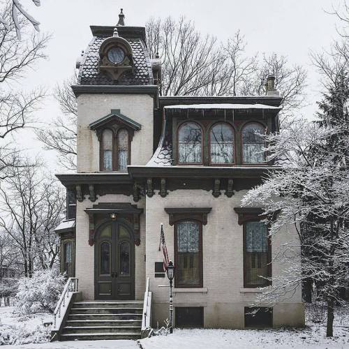 steampunktendencies: Snowy Victorian Houses (Part 2) (Part 1) [ Twitter | Instagram | Facebook | Goo