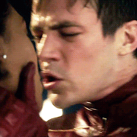 flashallens:Maybe I was still out there somewhere, looking for a way to come back to you.