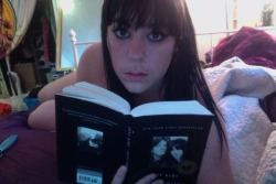 nudereadingissexy:  yrthebossapplesauce:  Yoooo it’s naked reading day.   Yes it is! 