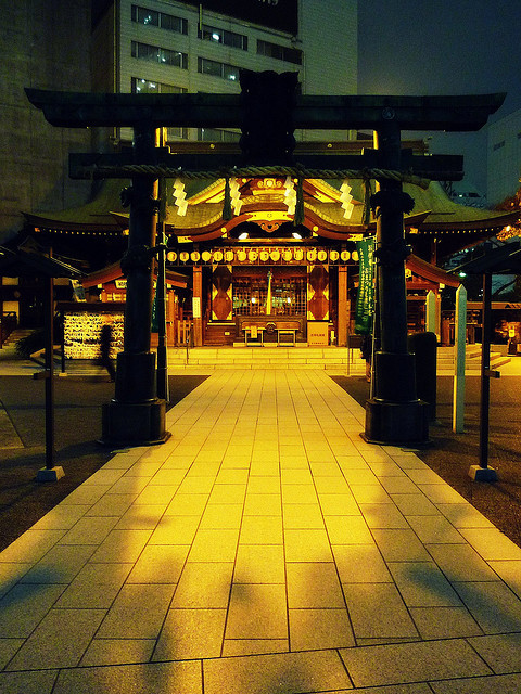 goodbye-badhello:  Urban Shrine by Takahiro Yamamoto on Flickr.